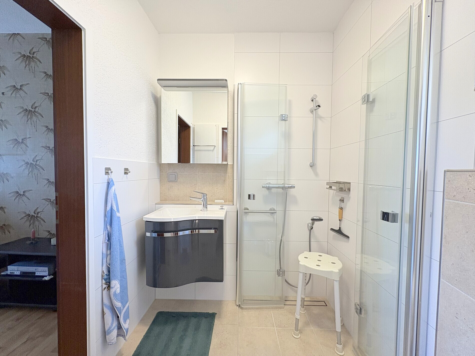 Badezimmer (EG)