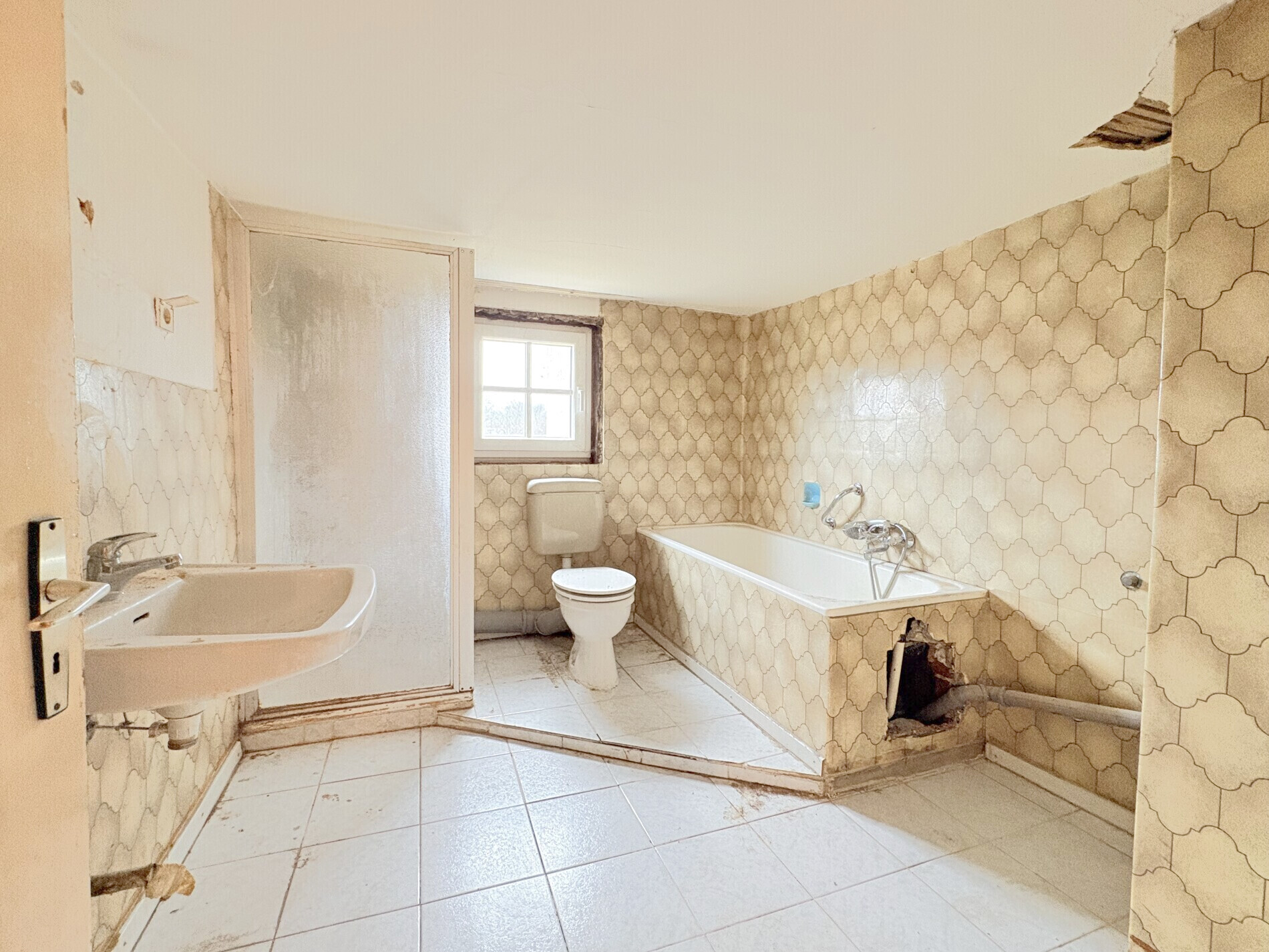 Badezimmer (1. OG)
