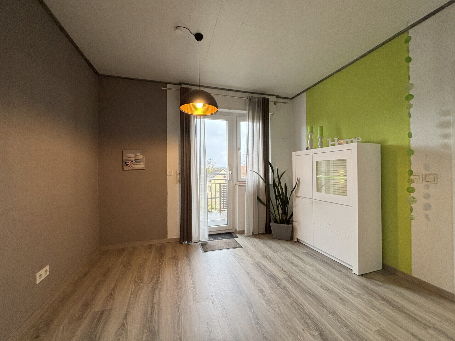 Durchgangszimmer EG