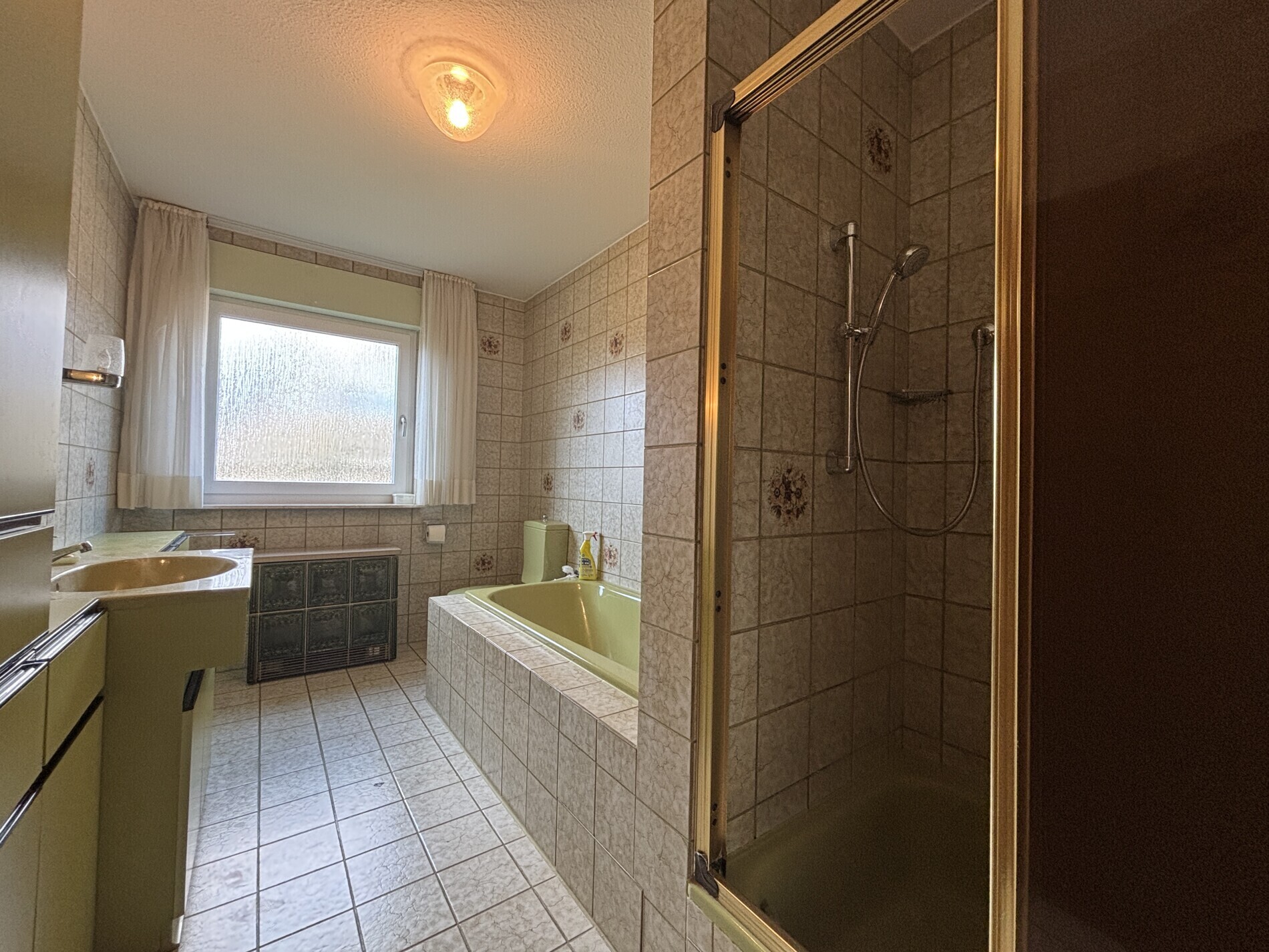 Badezimmer EG
