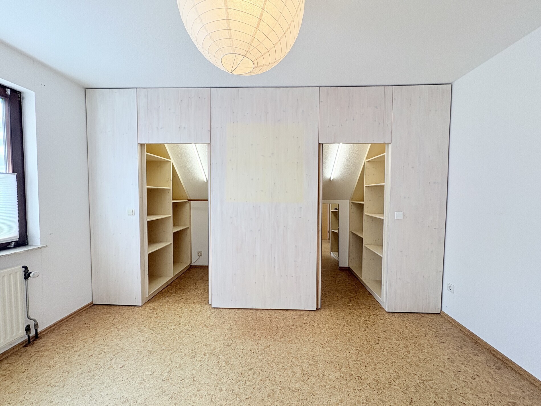 Schlafzimmer mit Ankleide (OG)