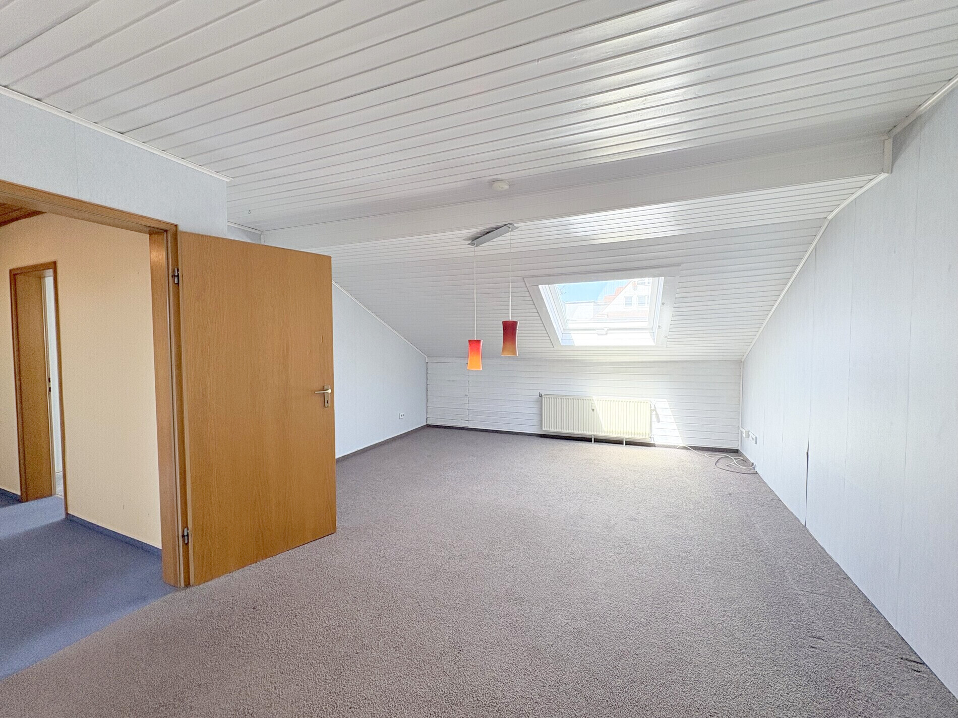 Schlafzimmer (DG)