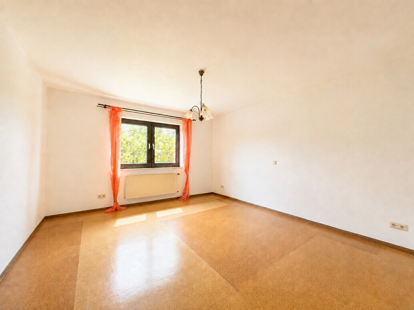 Schlafzimmer (EG)