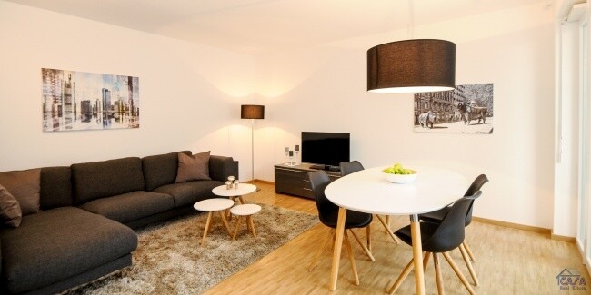 Wohnzimmer mit Essbereich