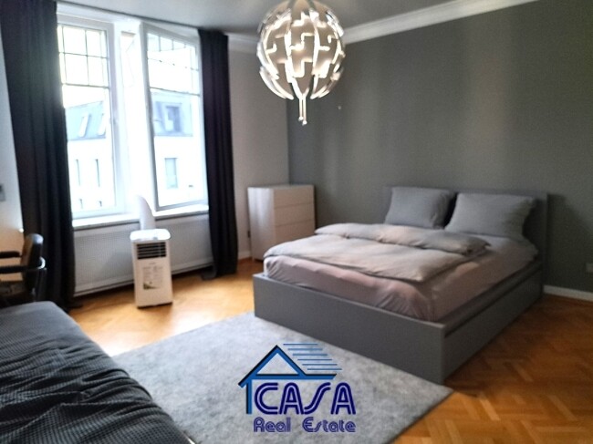 Schlafzimmer zur Strasse