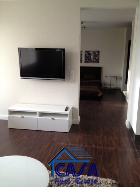 Flat-Screen