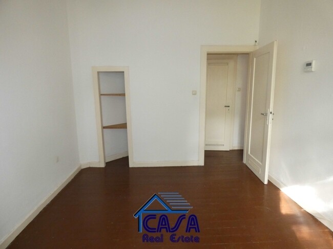 Zimmer nach hinten gehend