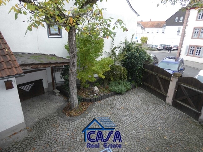 Innenhof mit Terrasse