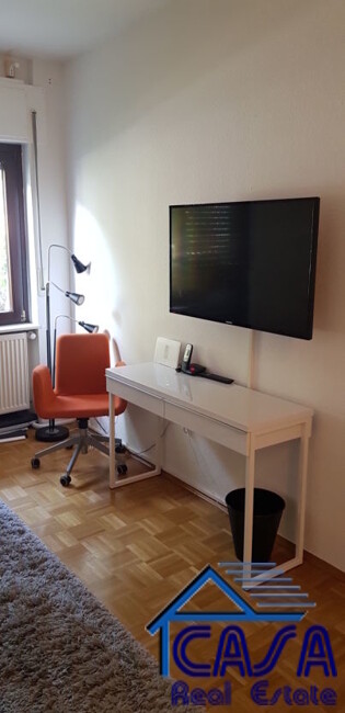 Schreibtisch