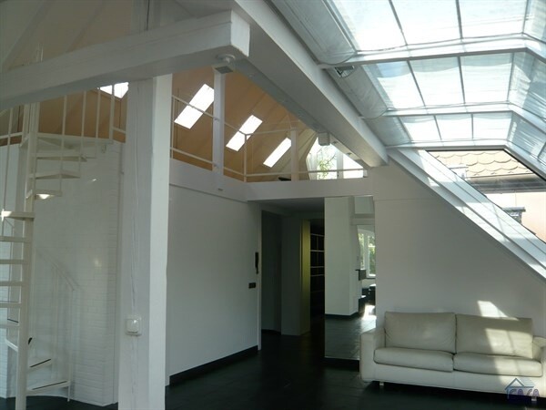 Blick zur Galerie