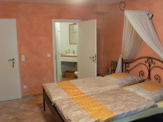 Schlafzimmer 3
