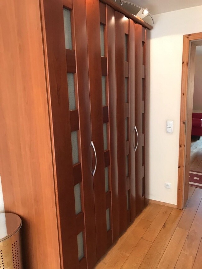 Kleiderschrank