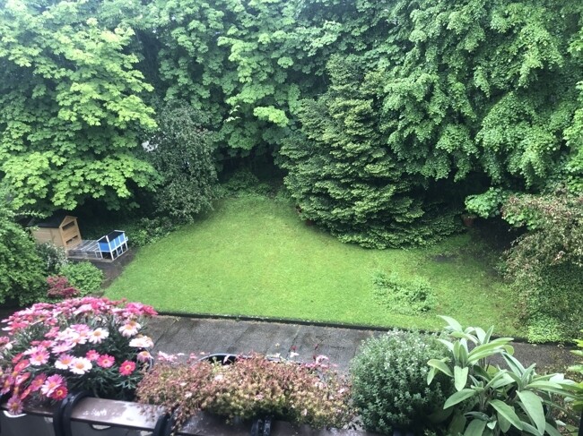 Blick in den Innenhof vom Balkon