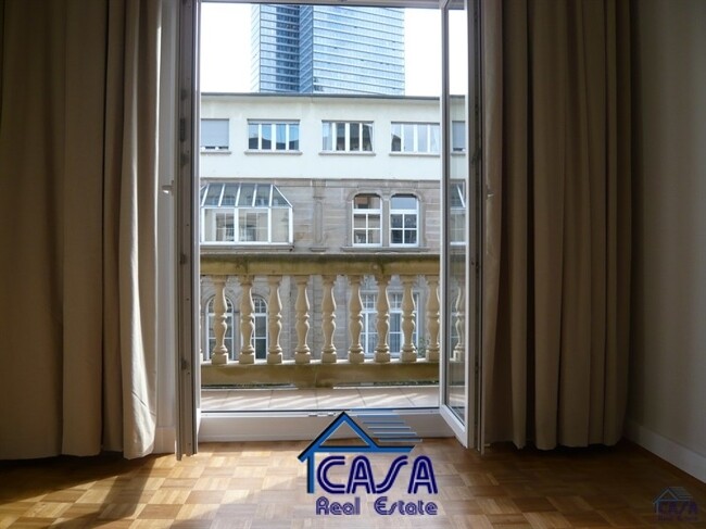 Ausblick zum kleinen Balkon