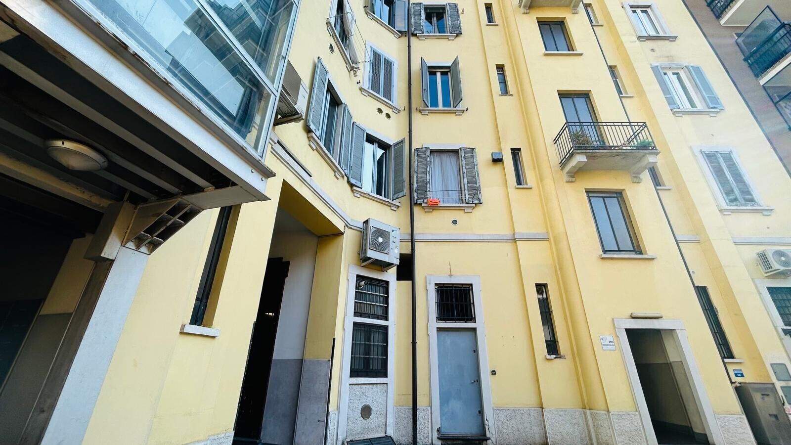 VIA PERUGINO 32 MILANO (37)