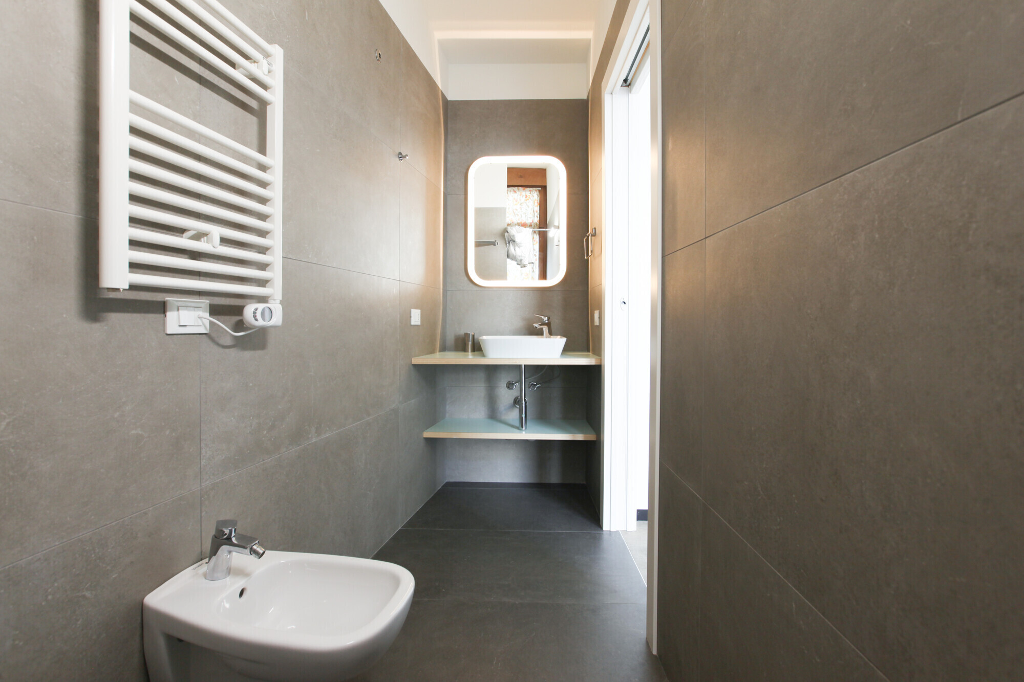 IMG_8913 BATH ROOM 2