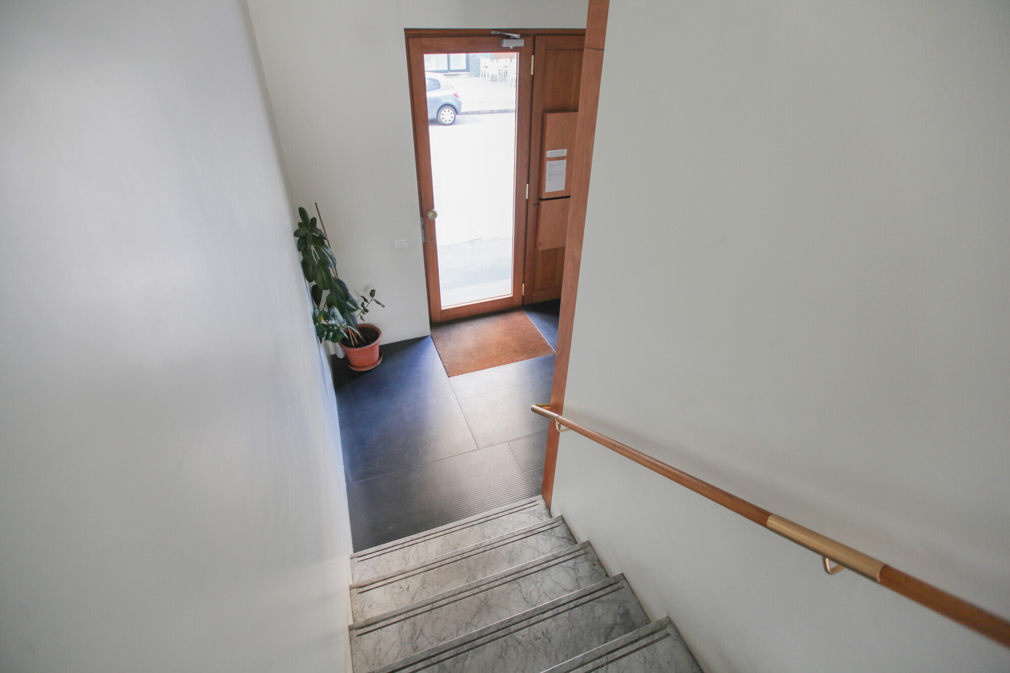 IMG_9106 SCALE INGRESSO