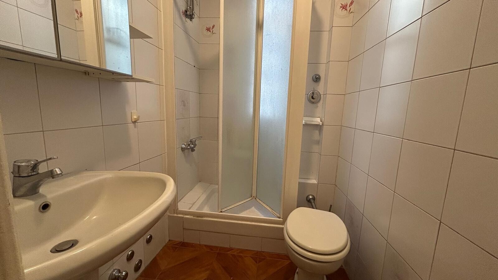 WhatsApp Image 2026-04-09 at 14.39.35 (19)