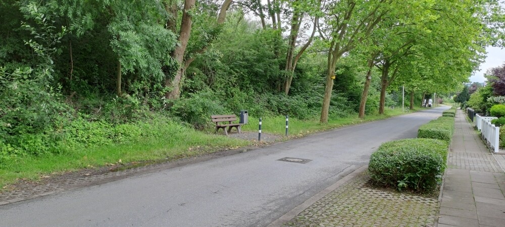 Bahnhofstraße, Grundstück links