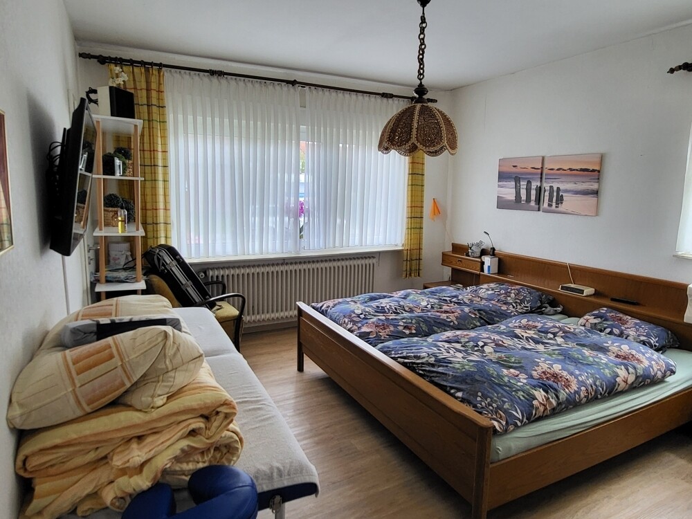 Schlafzimmer (EG)
