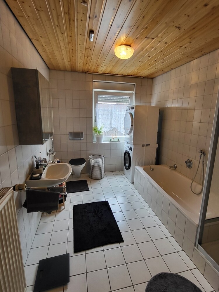 Badezimmer (DG)