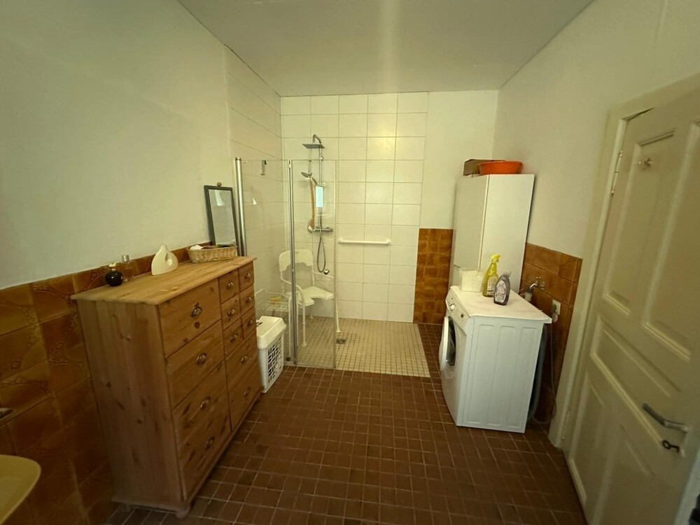 Badezimmer (1.Ansicht)