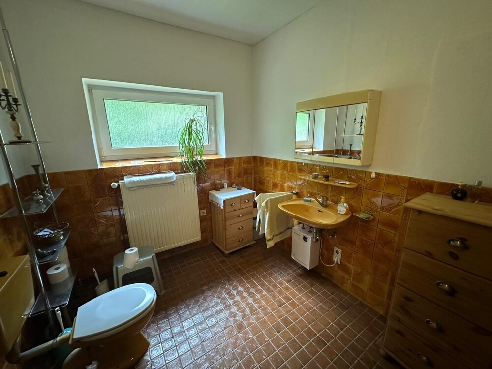Badezimmer (2.Ansicht)