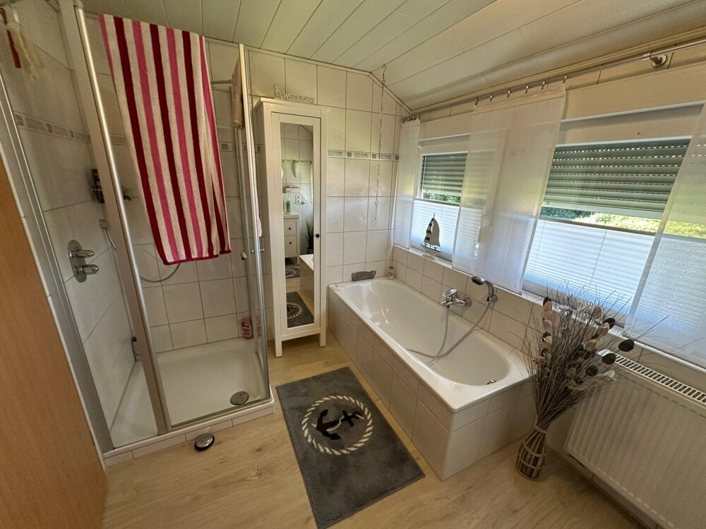 Badezimmer (DG)