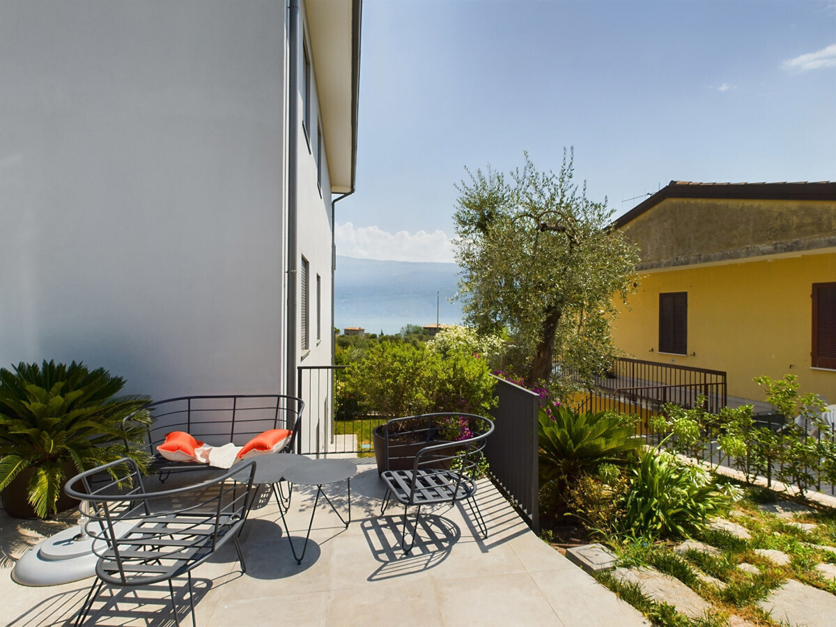 1.OG | Terrasse mit Seeblick