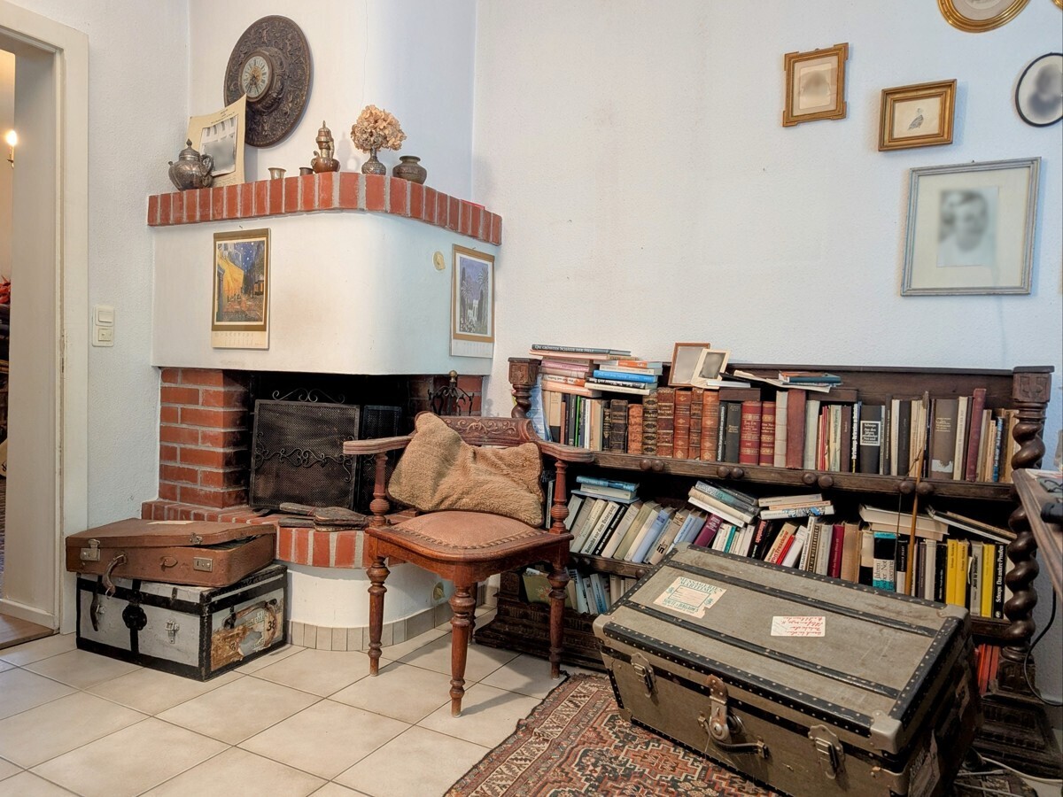 Büro mit Kamin EG