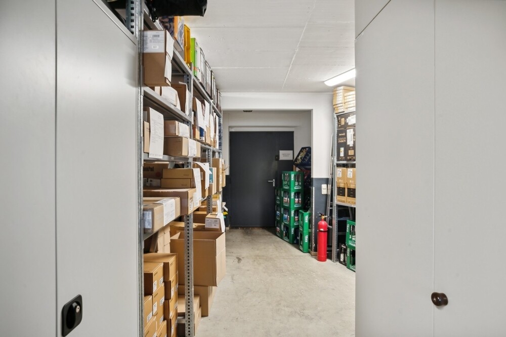 backbone_519799-A_040_WEB