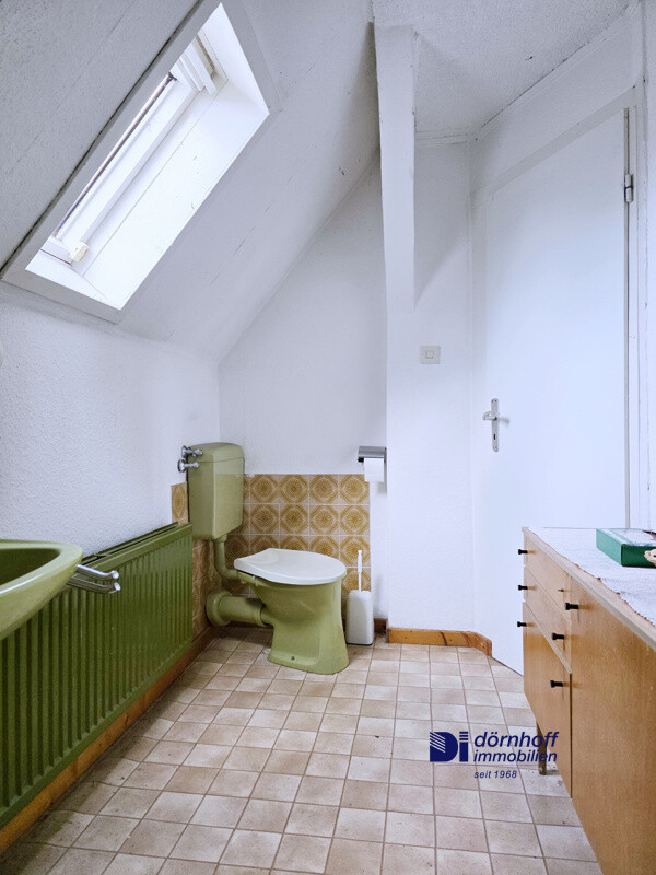 Badezimmer mit Dusche DG