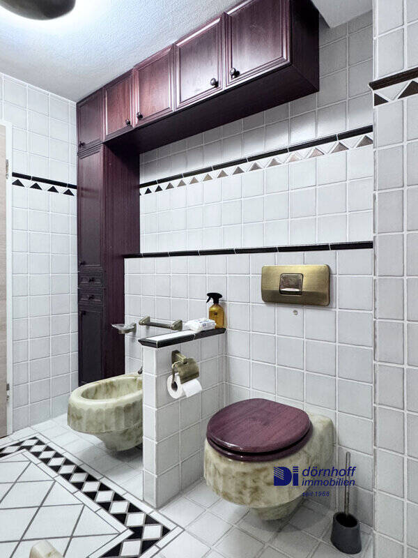 Badezimmer mit Wanne