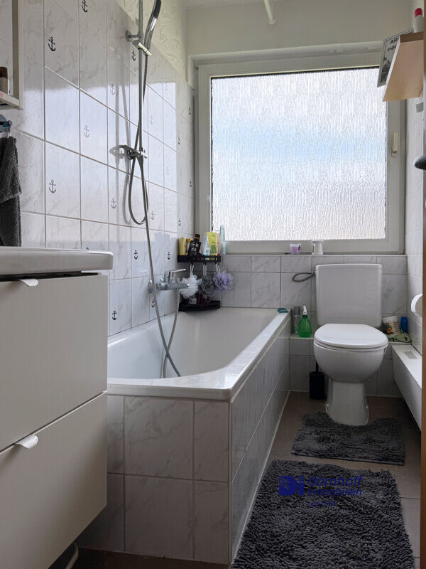 Badezimmer mit Wanne