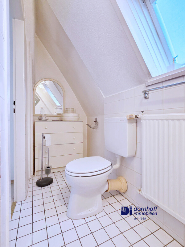 Badezimmer mit Dusche DG