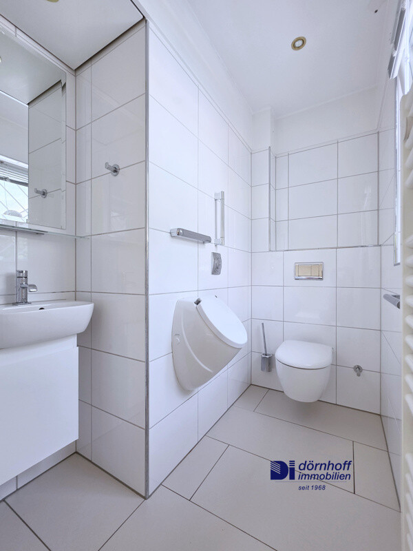 WC mit integriertem Bidet für zusätzlichen Komfort