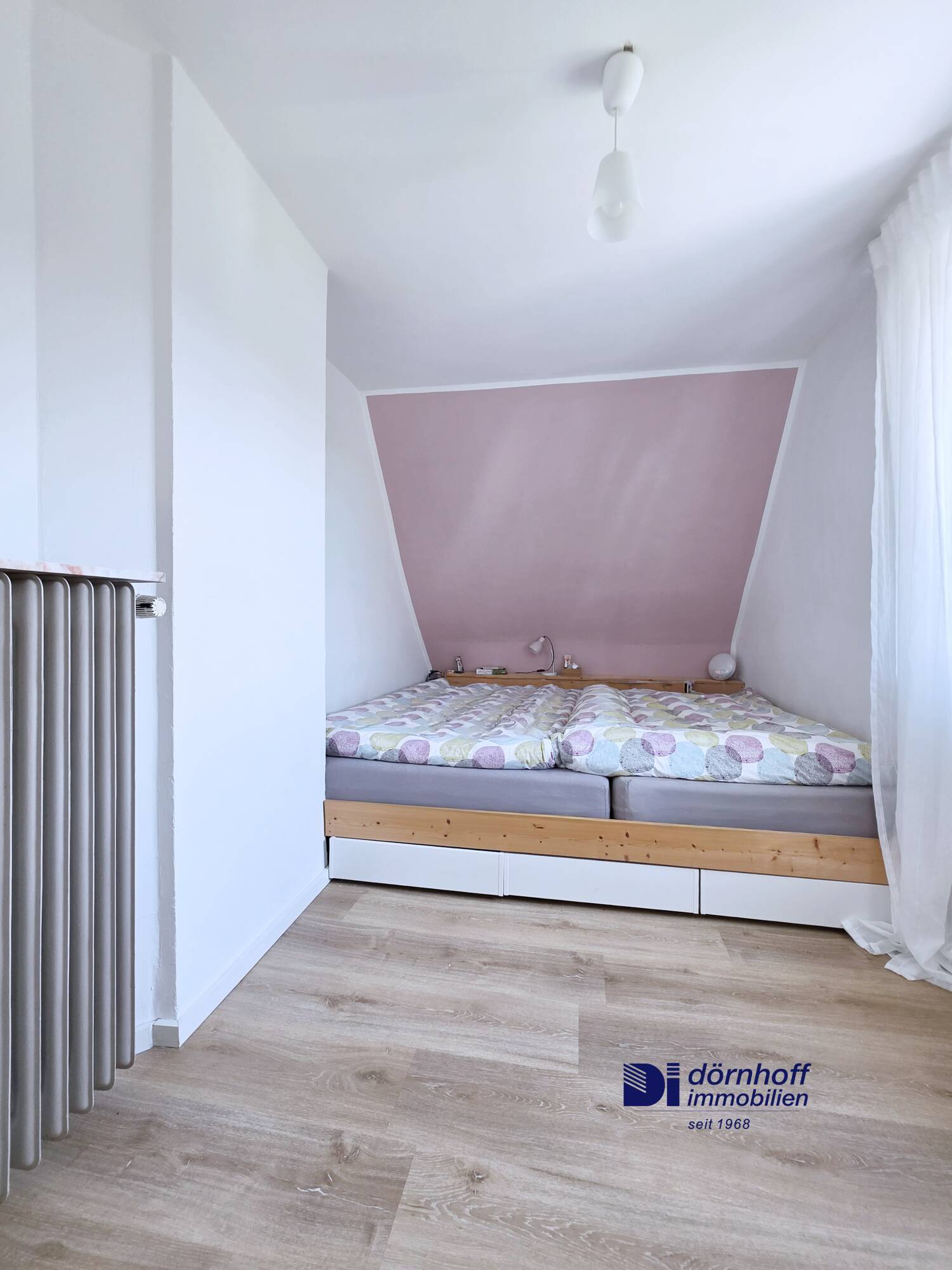 Schlafzimmer DG