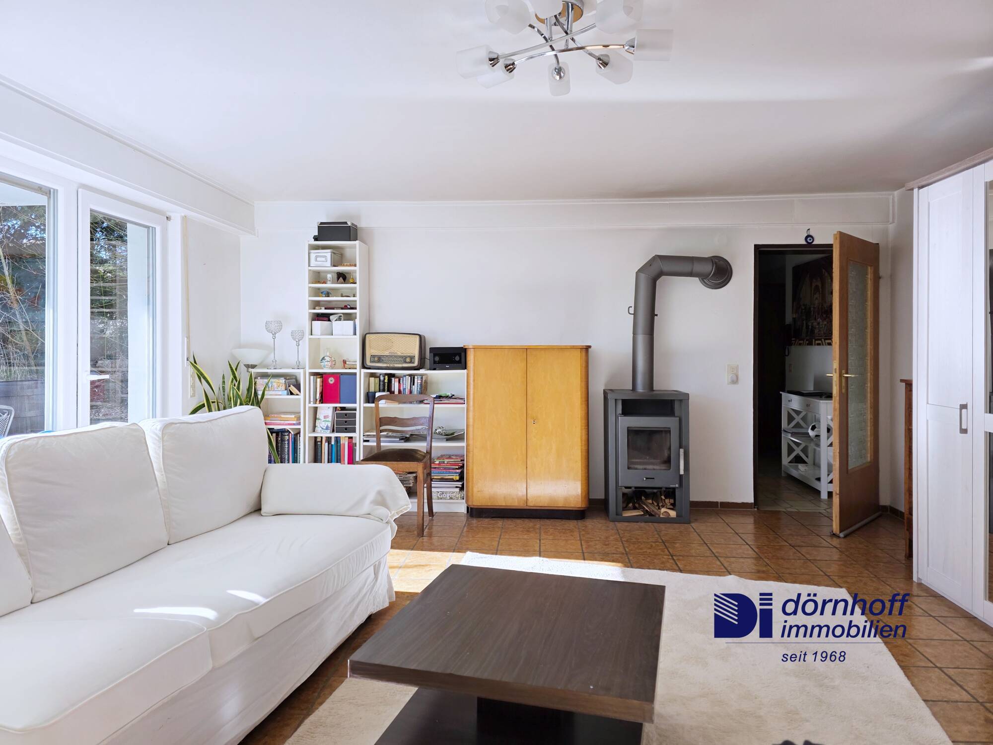 Wohn- Schlafzimmer UG