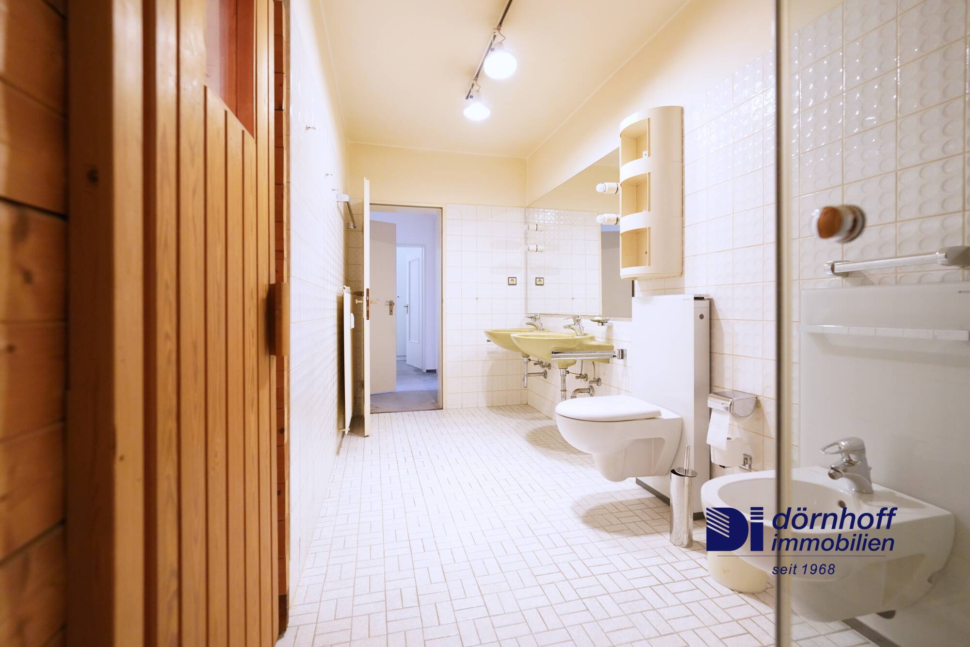 Badezimmer mit Dusche/Sauna/Bidet