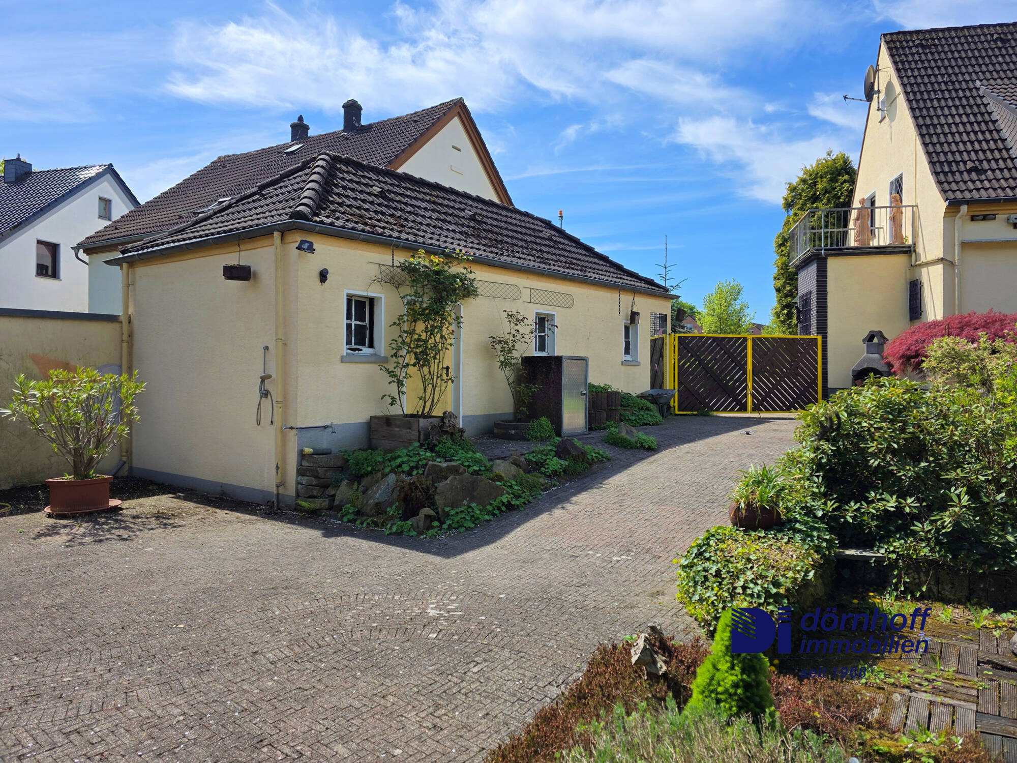 Hausansicht/Garten