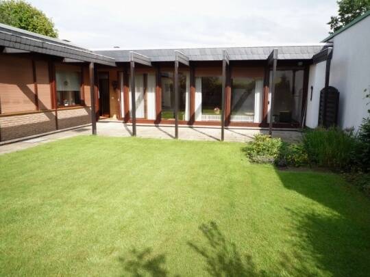 Garten und Rückansicht