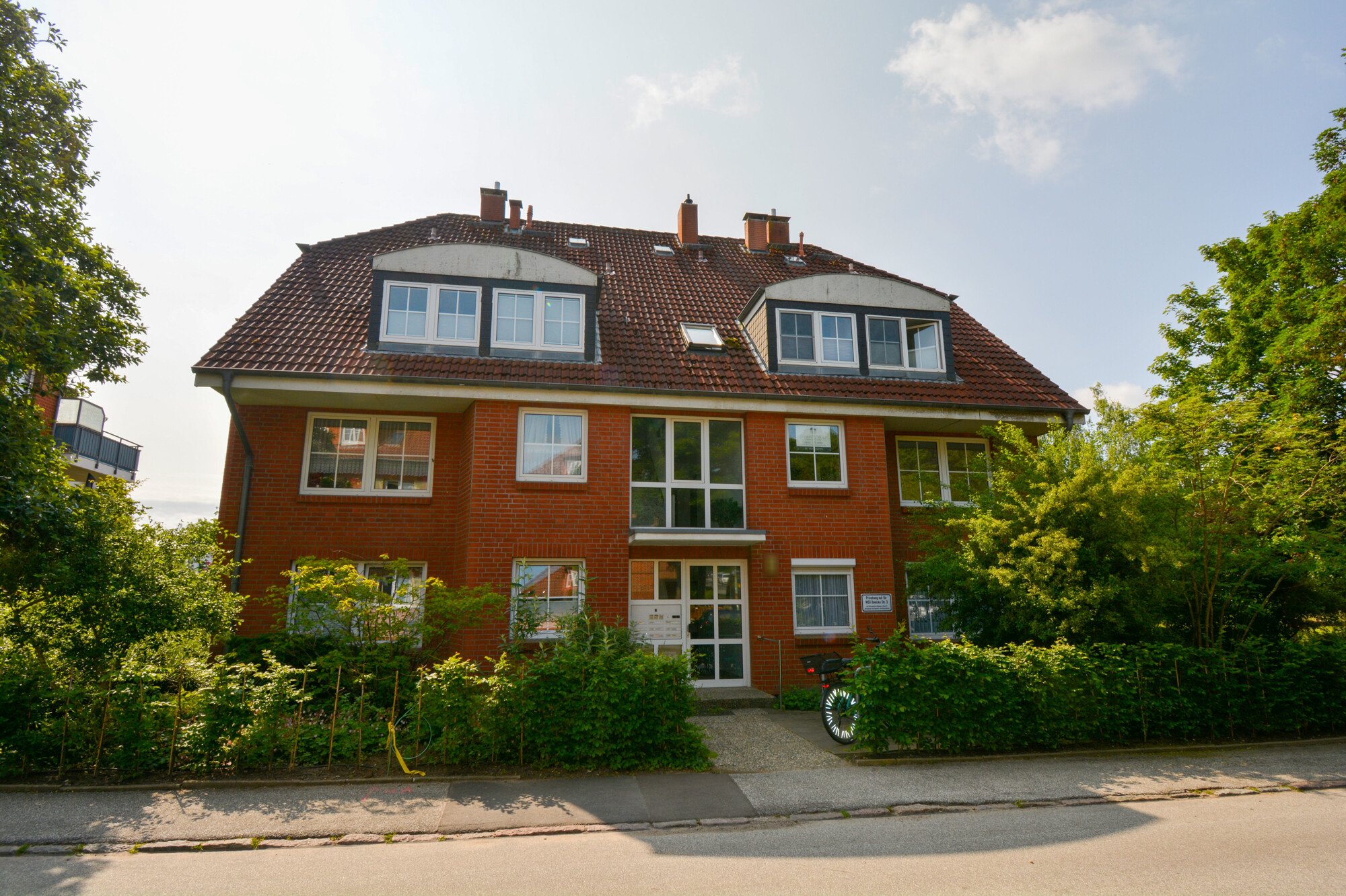 Hausansicht von der Straße