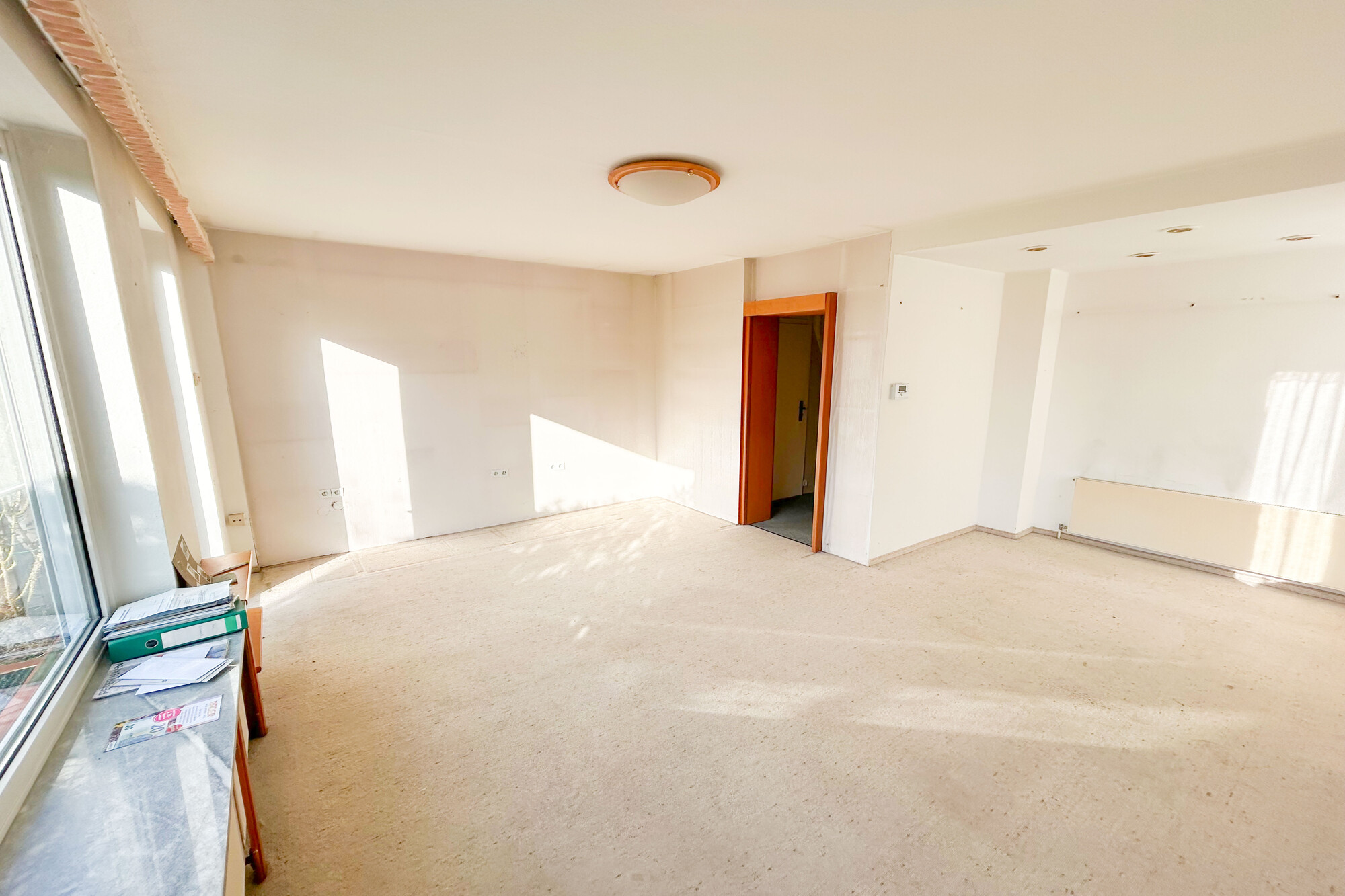 Wohn-/Esszimmer mit Terrassenzugang EG