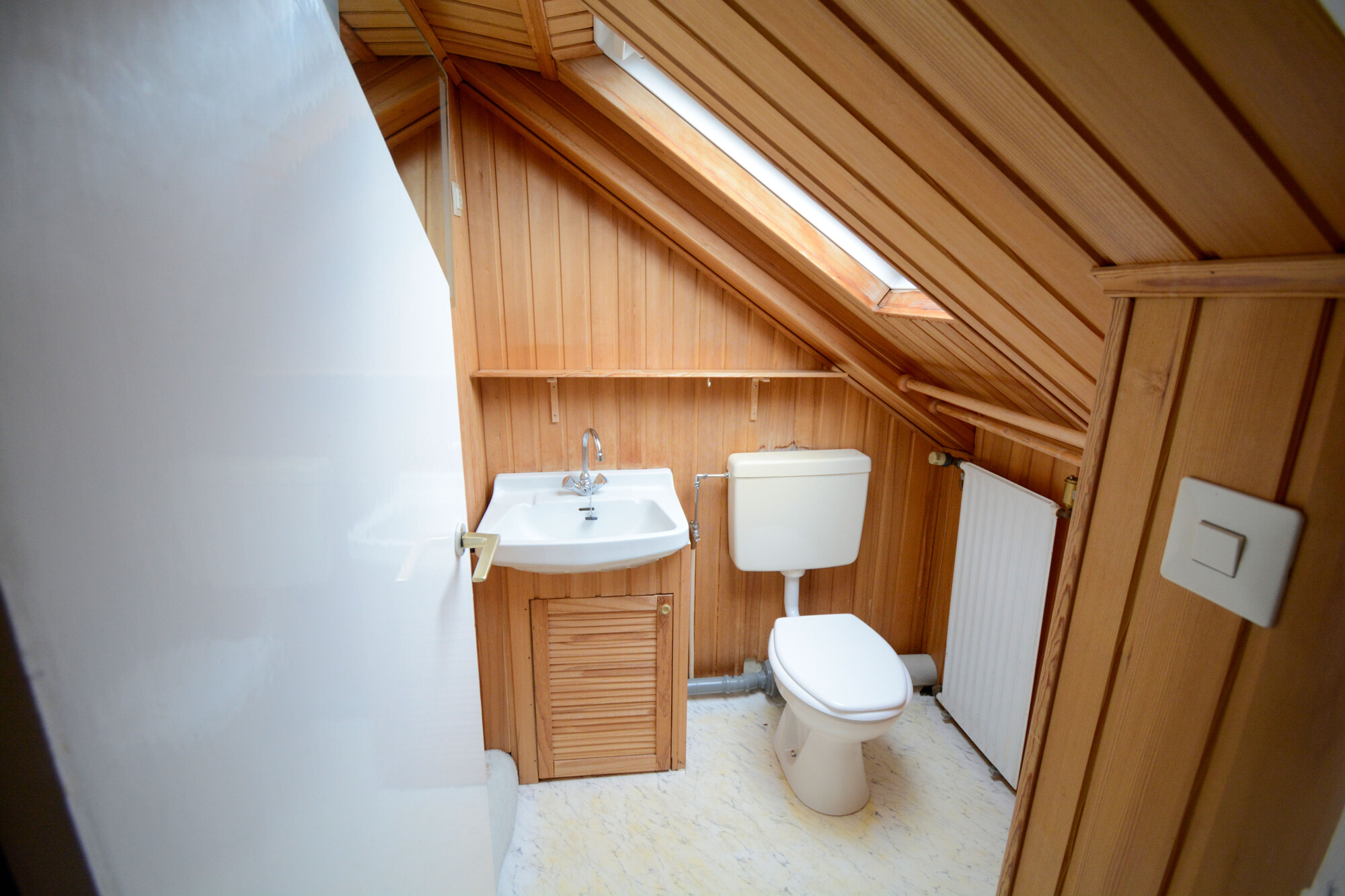Spitzboden-WC