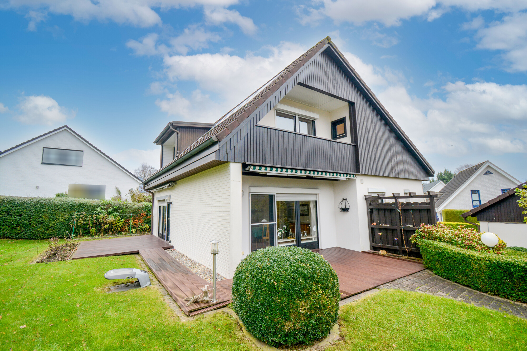 Blick auf Terrasse am Esszimmer