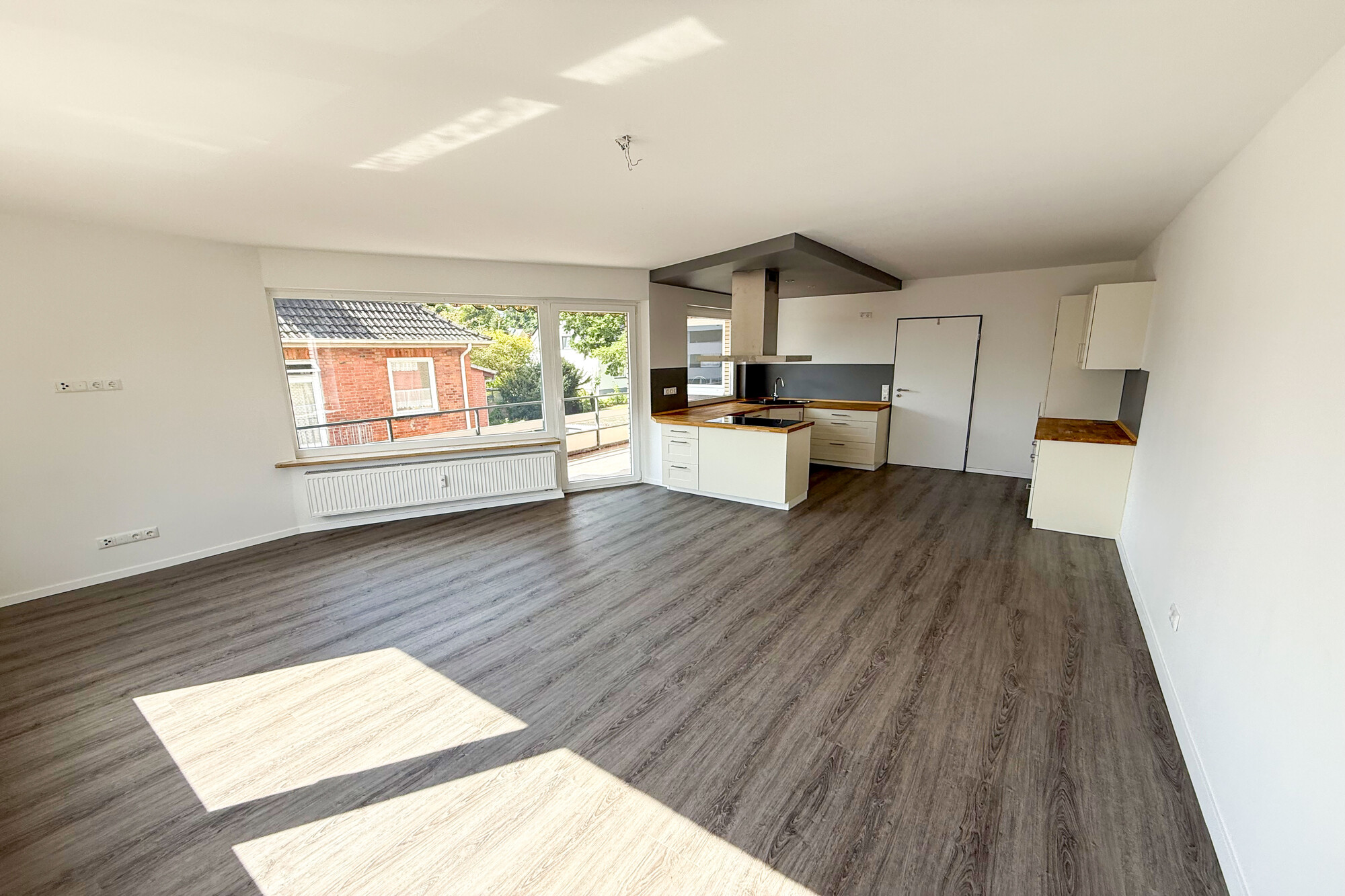 Wohn-/Esszimmer mit Küche