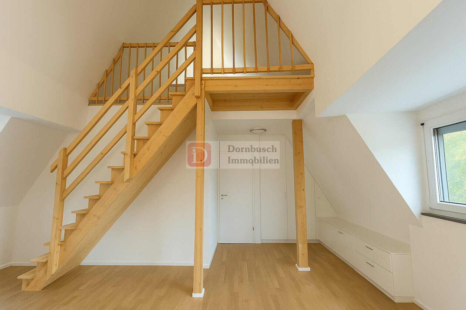 Zugang zum Dachstudio