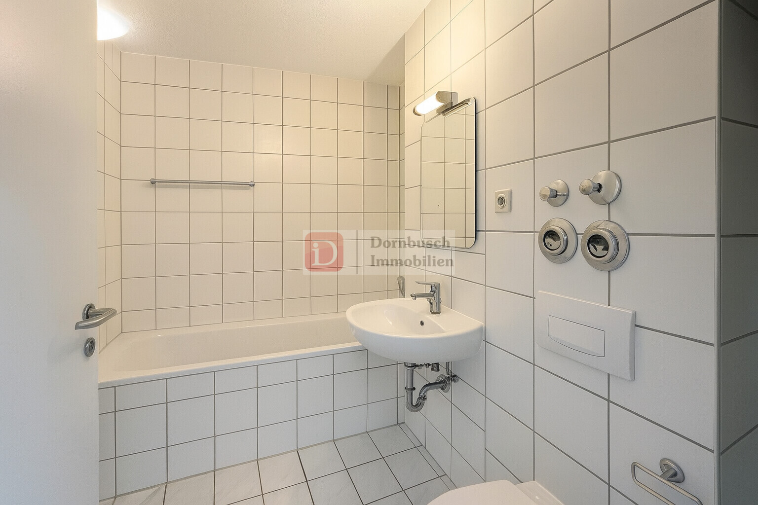 Badezimmer mit Badewanne