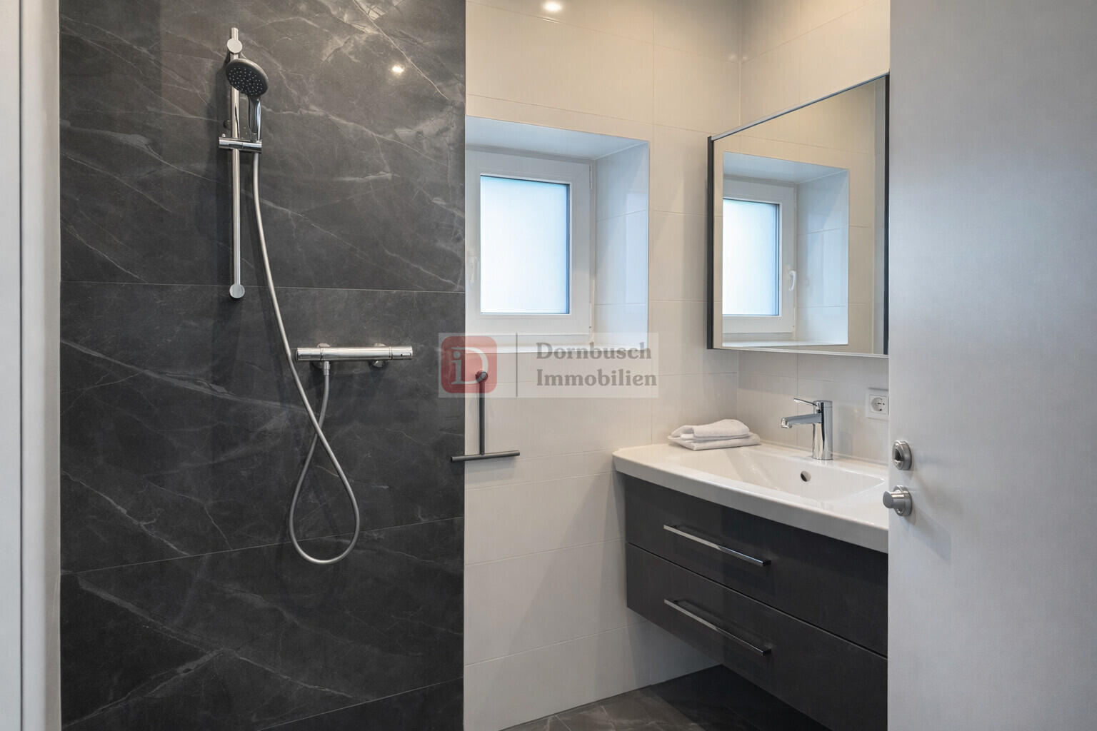 Duschbad mit WC - EG
