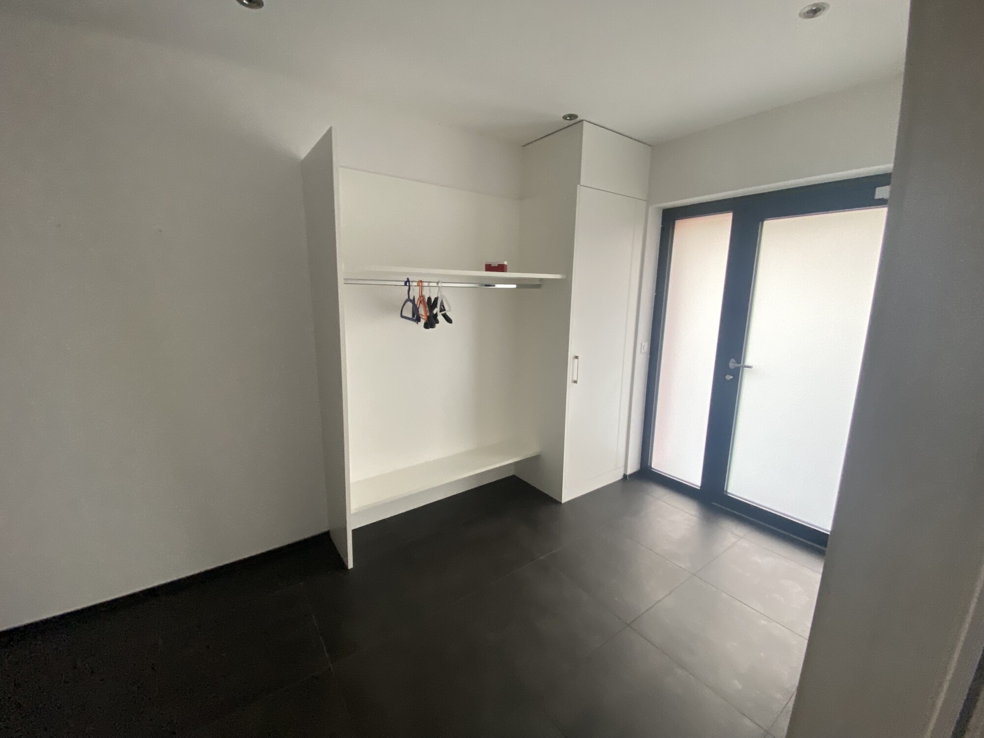 Grosszügige Garderobe Eingang
